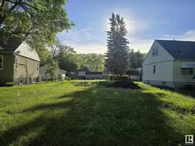 11645 St Albert Trail, Edmonton, AB, T5M 3L6 vacant land for.