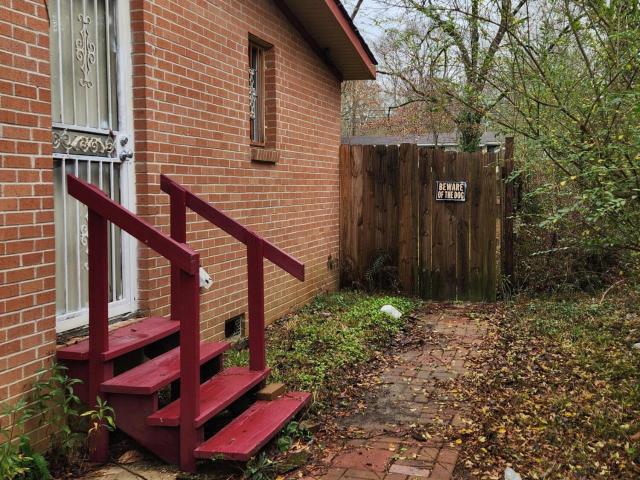 1166 Killarney Street