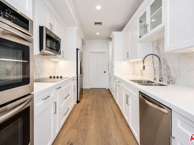 1167 Roxbury Drive 105