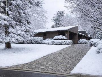 House for sale in Halton - Garden