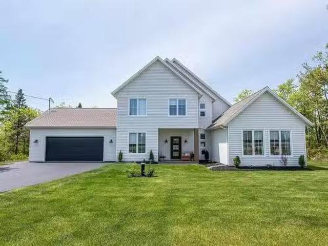 1169 Fleetwood Drive, Fall River, NS, B2T 0V6 house for sale.
