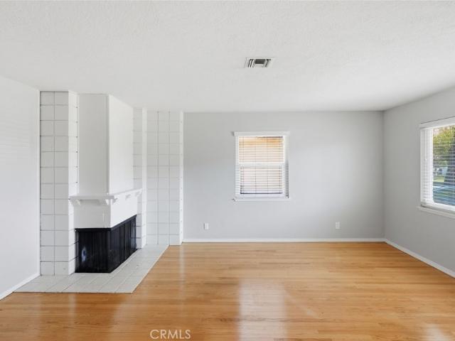 1160 E 27th
