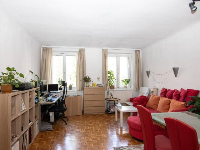 1160 Wien, 10 Fuss Minuten zur U6: 2 Zimmer Wohnung + Wohnküche, Bad, WC, Abstellraum in einem sanierten Wohnhaus