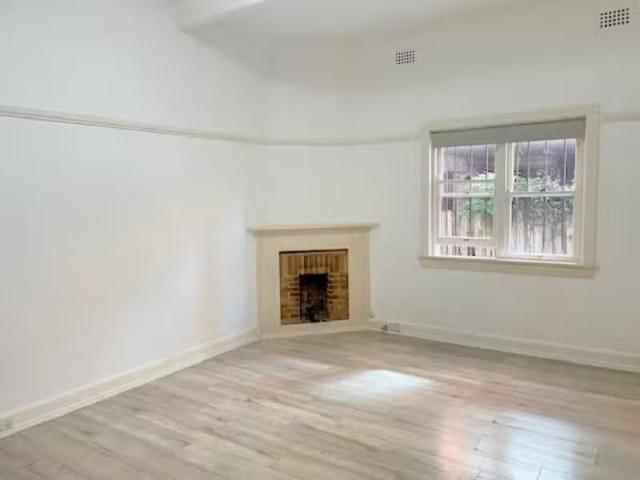 1/161 Glenayr Avenue, Bondi Beach Apartment for rent Listed b.