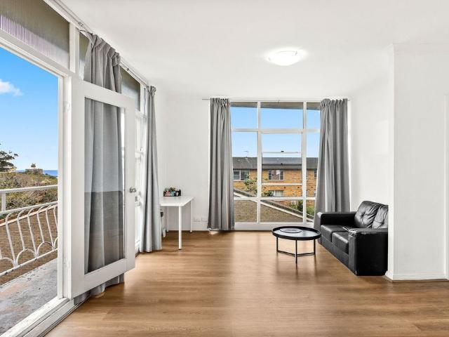 11/61 Smith St