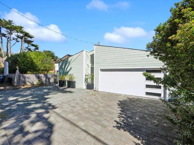 1161 Tamarind Street