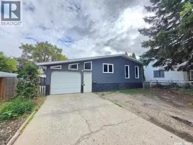 1162 106Th Street, North Battleford, SK, S9A 1W9 house for s.