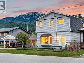 1162 5Th Avenue, Fernie, BC, V0B 1M0 house for sale | Listing ID 10388 | Royal LePage