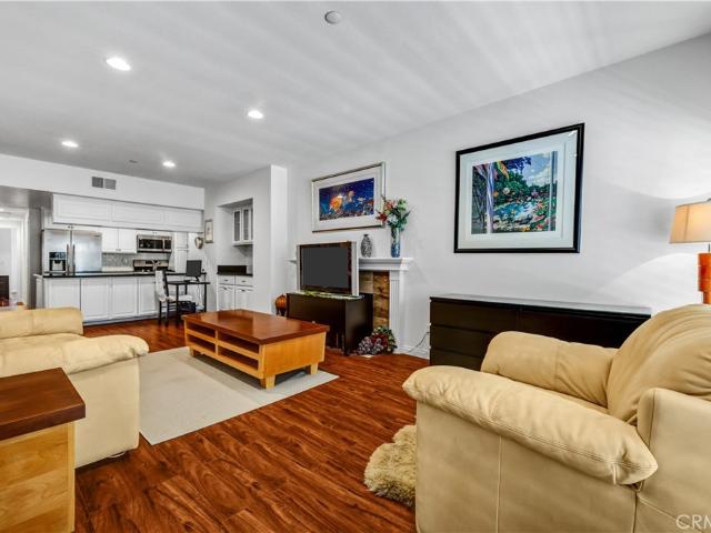 11630 Warner 504