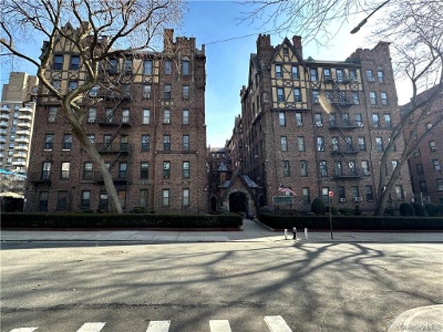 116th St Apt 1f