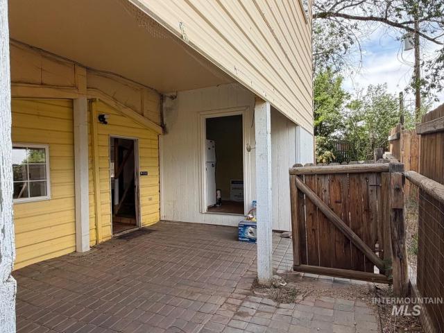 116 + 118 Mcculloch Dr