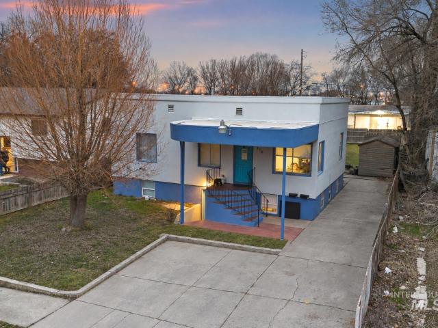 116 22nd Ave S