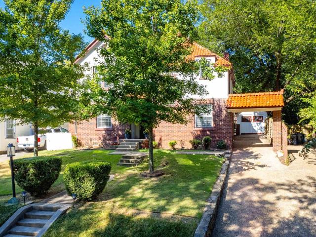 116 Colonial Court