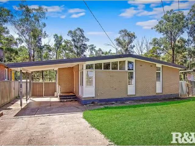 116 Captain Cook Drive, WILLMOT House for rent Listed by Meli.
