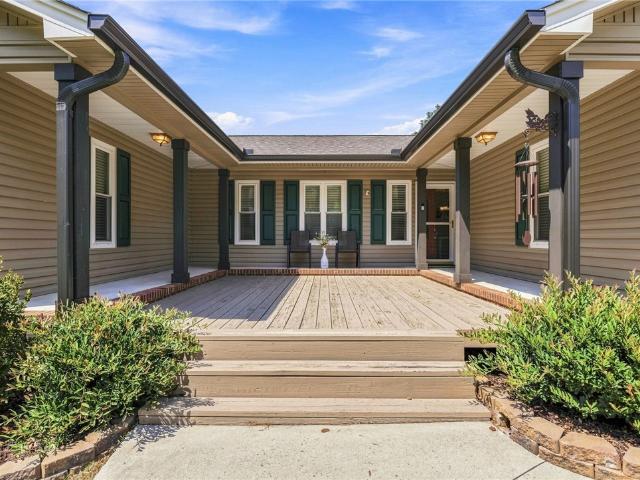 116 Churchill Way
