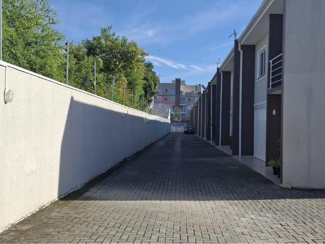 116 Área Útil Sobrado Alugar, 3 Dormitórios localizado em Rua Rodolfo Bernardelli, 441, Uberaba, Curitiba, Paraná, 81580010 | Brasil