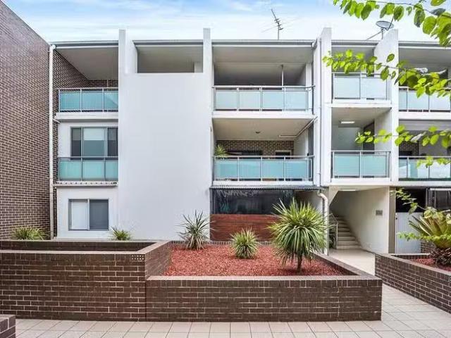 1/16 Boronia Road, Greenacre, NSW 2190