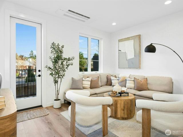116 D 2nd Street S # D