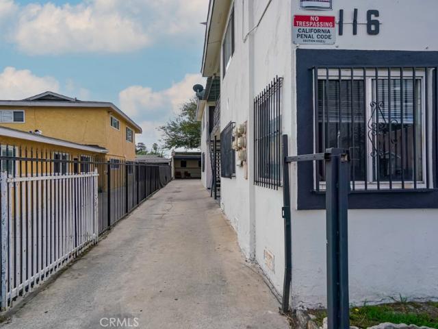 116 E Alondra