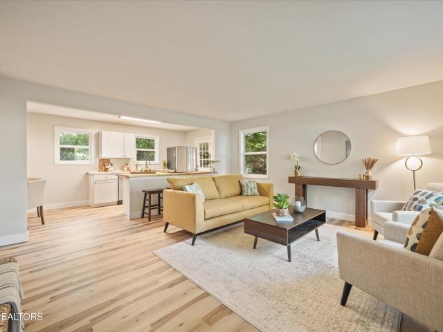 116 E Arrowwood Rd