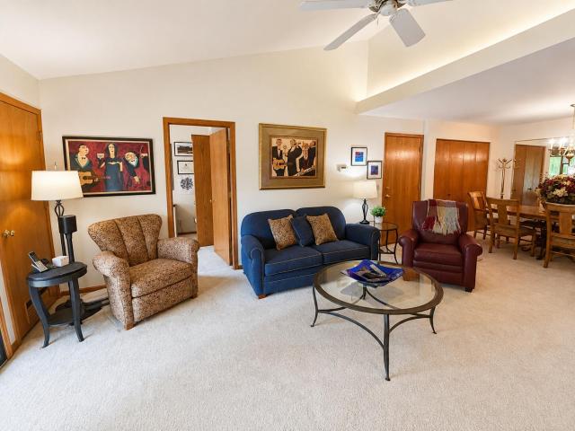 116 E Freistadt Rd, Unit H