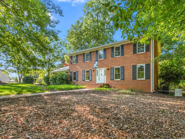116 E Laramie Drive