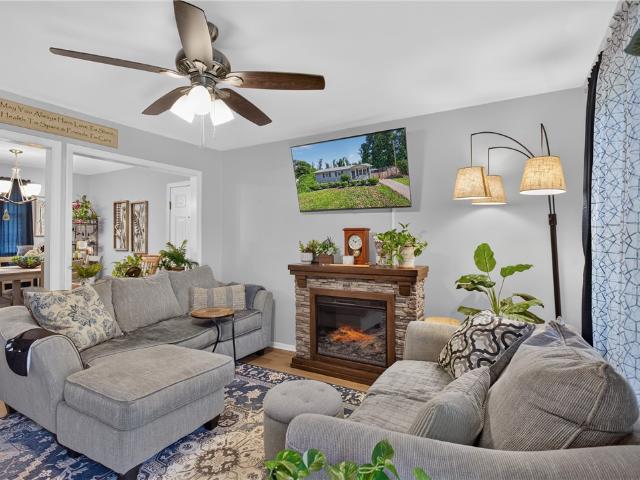 116 oak ridge Circle