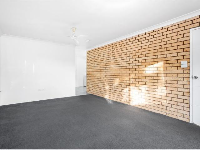 1/16 Orr Avenue, Kawana