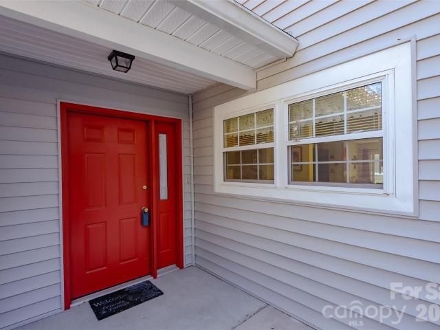 116 Lakeview Court