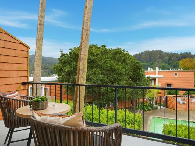 116 Stanford Way, Sausalito, CA 94965 | MLS #326011