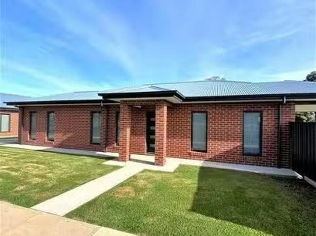 116 Stradbroke Avenue, Swan Hill, VIC 3585
