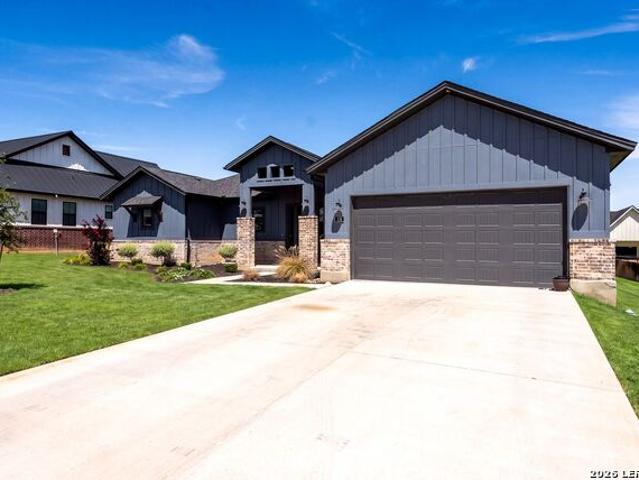 116 Woodbridge Dr
