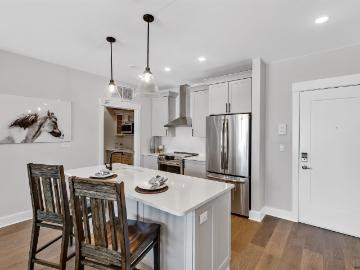 116 West Avenue 403 #