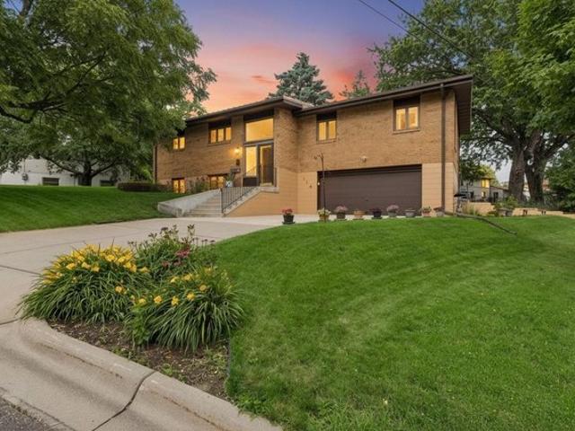 116 Victory Pl, South Saint Paul, MN 55075
