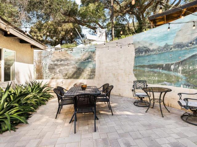 1176 N Ventura Avenue