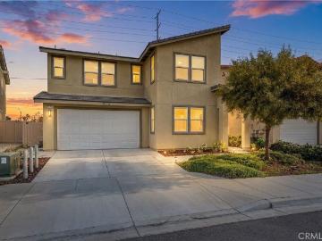 1176 Woodbury Ln, Mentone, CA