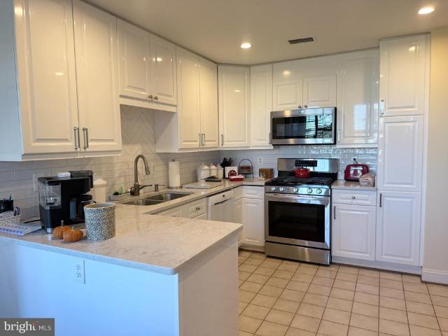 11776 Stratford House Place # 706