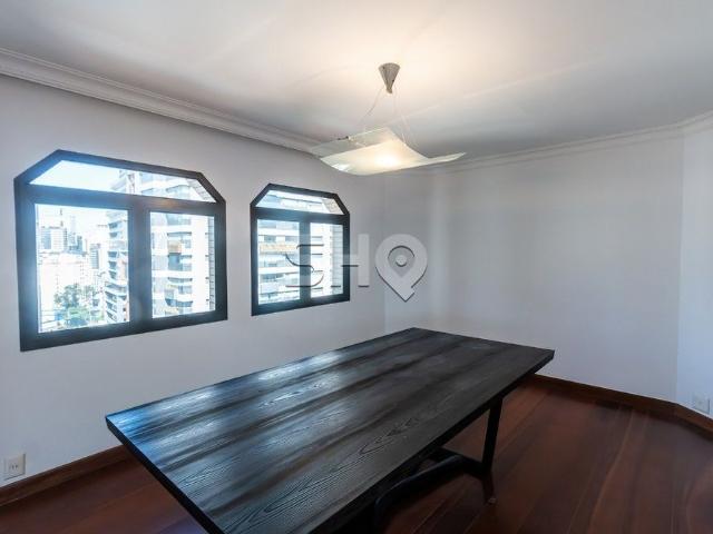#1177763 Apartamento Locação com 240.00 m², 3 Quarto s, por R$ 15.700