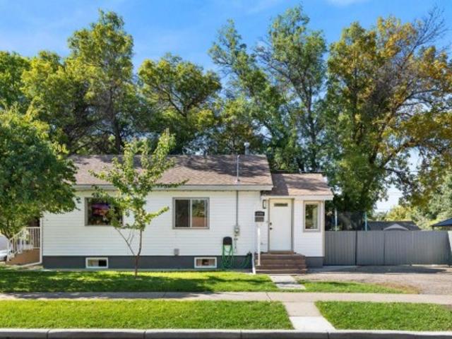 1178 Queen Street Se, Medicine Hat, AB, T1A 1B4 house for sale | Listing ID A2347 | Royal LePage