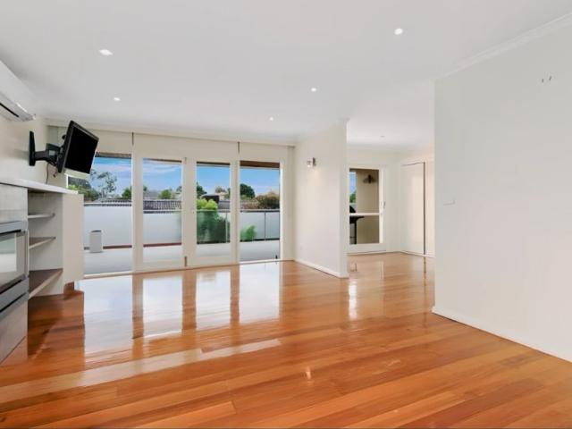 1/170 Hawdon Street, Heidelberg, Melbourne