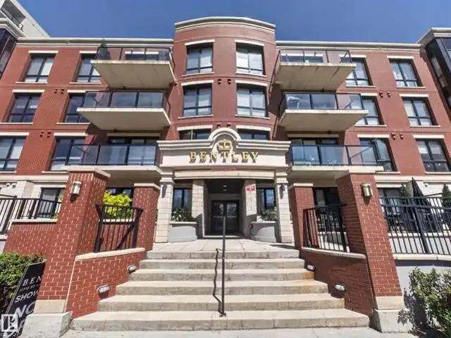 11710 87 Ave NW, Edmonton Luxury 3 Bed Penthouse in Windsor Park | 3 Baths + 3 Parking | Near U.
