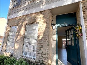 11710 Southlake Dr, Unit 16, Houston, TX 77077 | MLS #42144