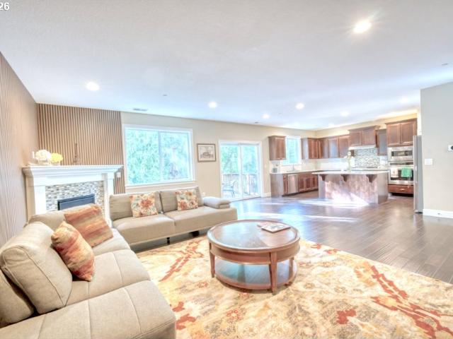 11719 nw pinyon st
