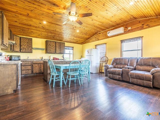 1172 Guadalupe River Dr, Tivoli, TX 77990 | MLS #592639
