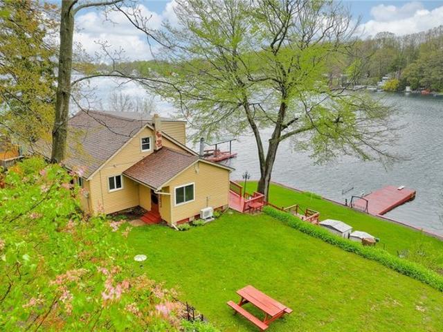 11737 Tompkins Point Rd, Wolcott, NY 14590
