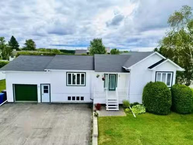 117 1Re Rue, Notre Dame Du Nord, QC, J0Z 3B0 house for sale.