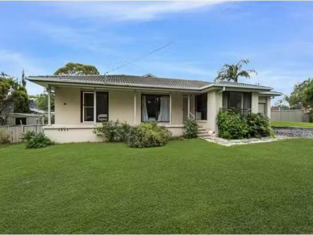 117 Cams Boulevard, Summerland Point House for rent Listed by.