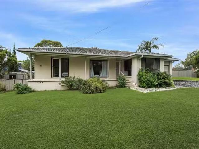 117 Cams Boulevard, Summerland Point, NSW 2259 House for Rent