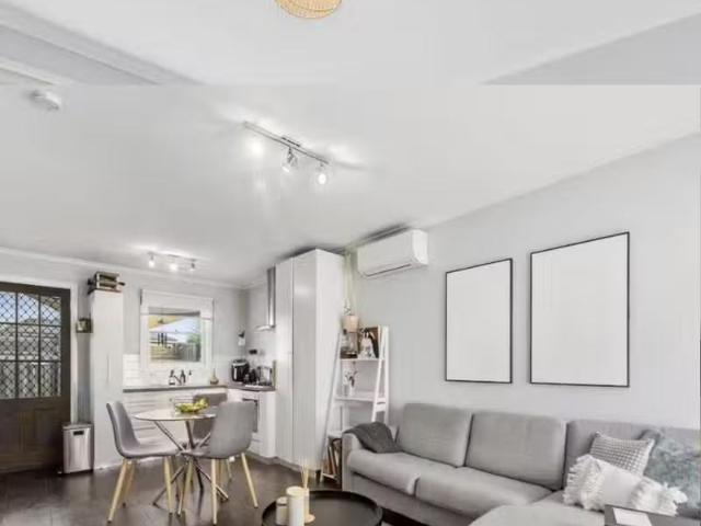 1/17 Carey Street, Hamlyn Heights, VIC 3215 Unit for Rent