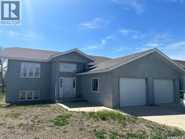 117 Carson Bay, Lampman, SK, S0C 0B5 house for sale | Listing ID SK043812 | Royal LePage